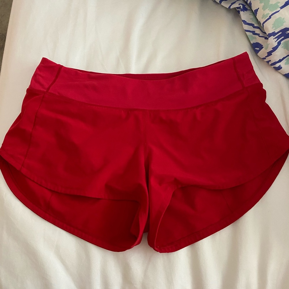 Red speed up 2.5” size 6 lulu lemon shorts